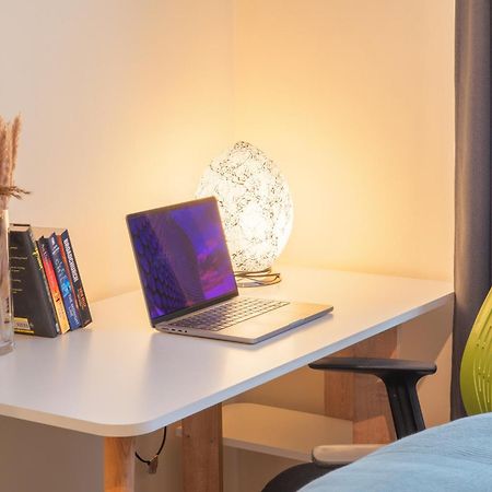 Stay In Our Stylish Flat! & Secure Building & Sleeps Up To 4 Birmingham Eksteriør billede