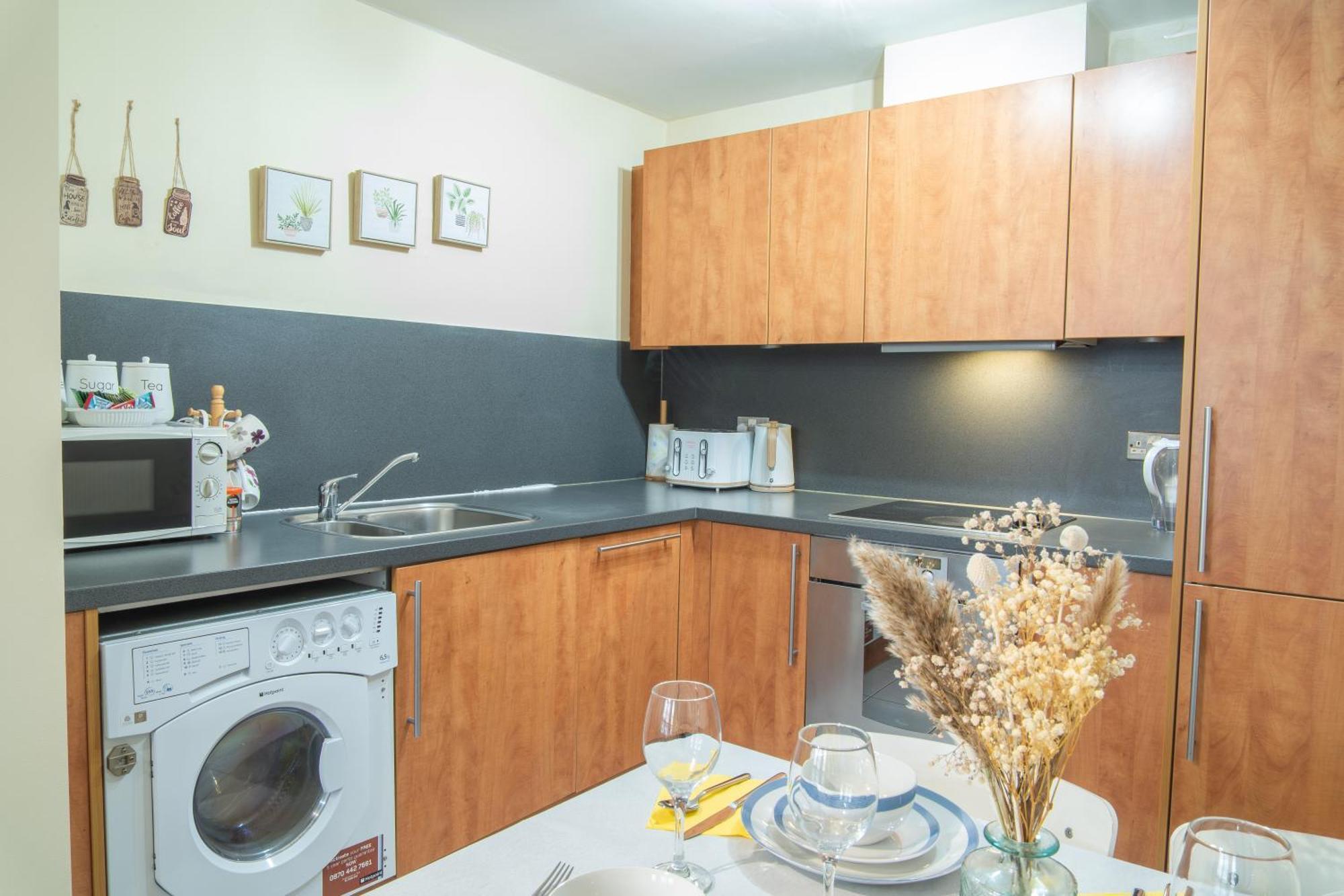 Stay In Our Stylish Flat! & Secure Building & Sleeps Up To 4 Birmingham Eksteriør billede